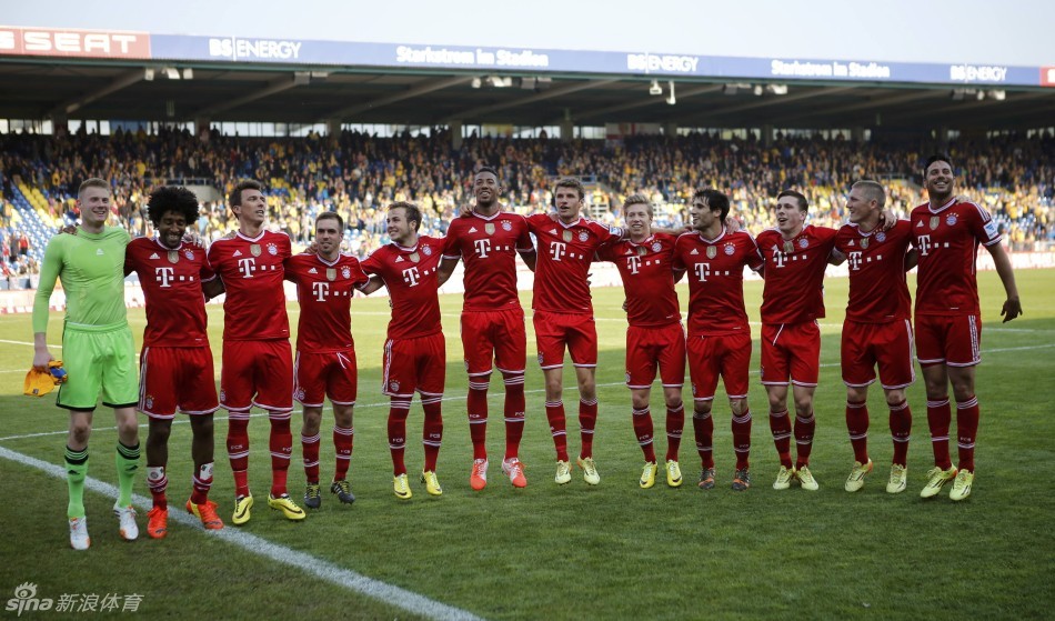 探花秀埃奇库姆全面爆发，高效得分展现天赋（探花埃奇库姆火力全开，高效输出尽显天赋）