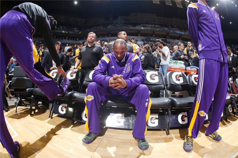 劳动1923主帅比赛中突发疾病去世，塞尔维亚足协发文致哀（劳动1923主教练比赛中突发疾病离世，塞尔维亚足协发文哀悼）