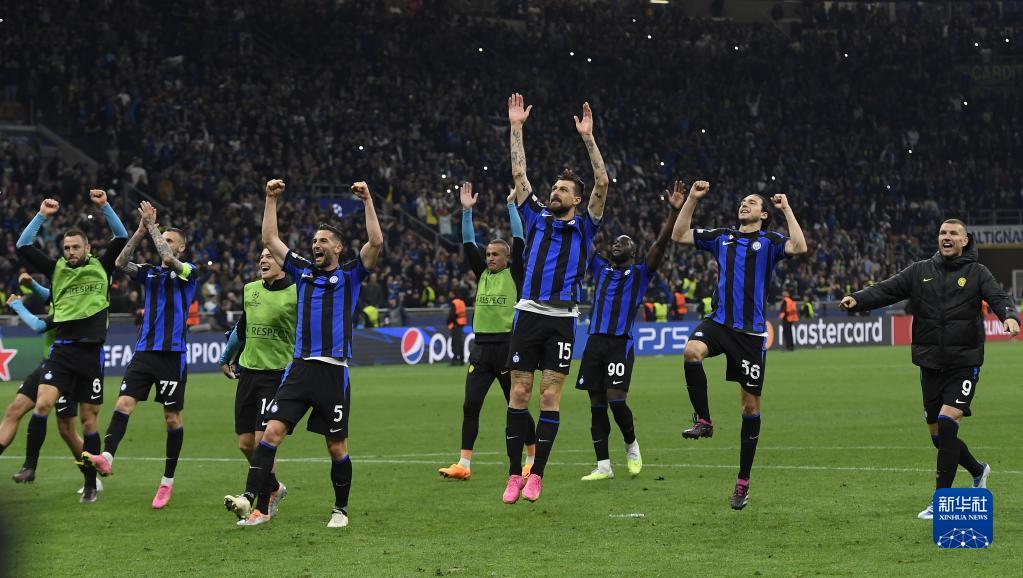 次节连续吃T！活塞半场犯规14-6&罚球19-6独行侠（次节连遭技犯！活塞半场对独行侠犯规14比6、罚球19比6）