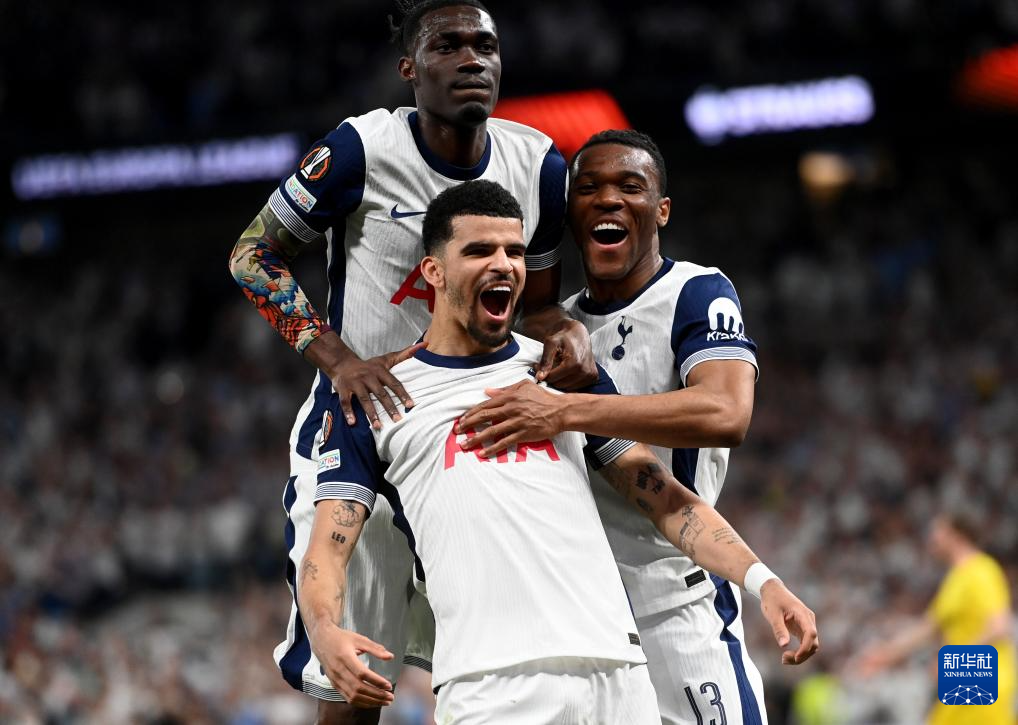 本赛季沃尔什首发时凯尔特人9胜2负，近两场投篮15中14（沃尔什本季首发时绿军9胜2负，近两战投篮15中14）