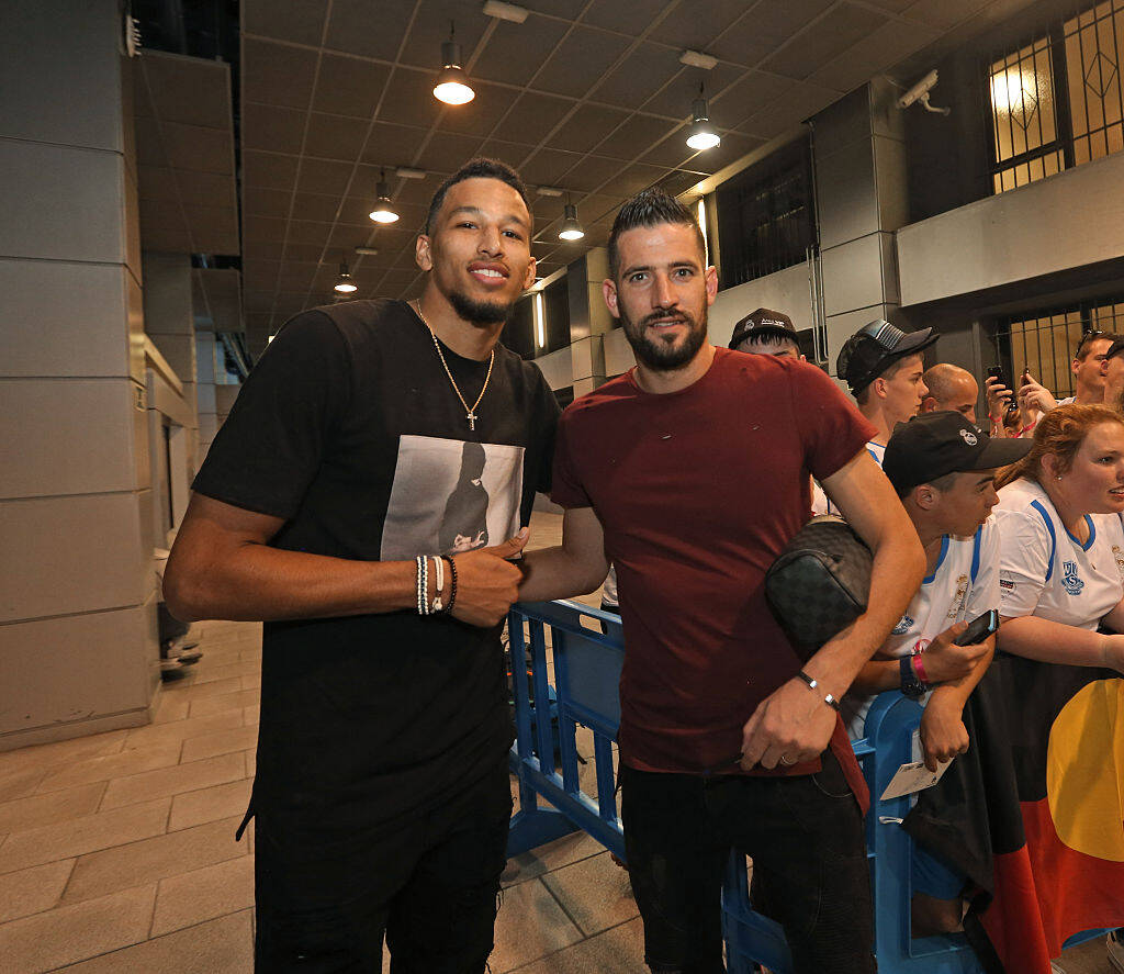 珍妮巴斯今年4月接受采访时谈到雷迪克（今年4月的采访中，珍妮巴斯谈及雷迪克）