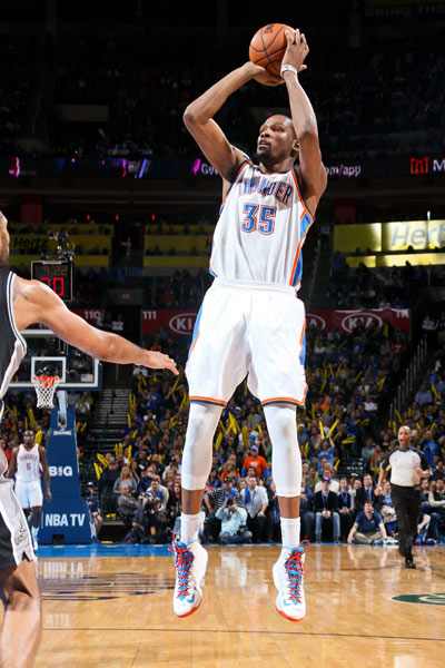 小香农谈三分三连击：保持自信敢打敢拼 拿球就果断出手（小香农谈连续命中三记三分：自信敢拼，拿球就果断出手）