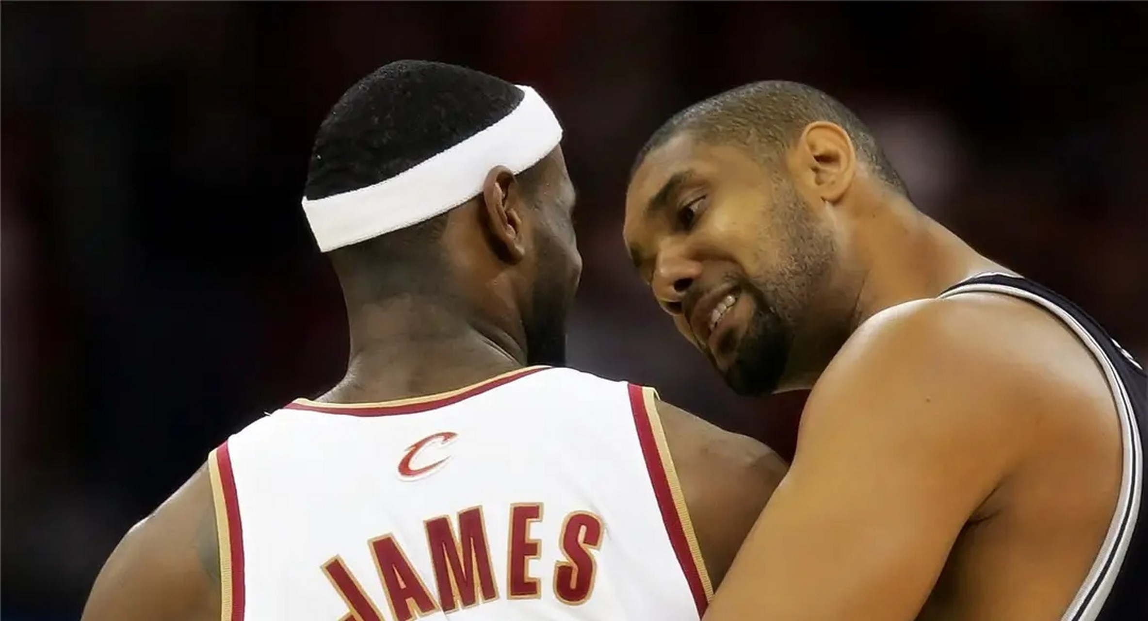 世体：从热身阶段开始，尼科-威廉斯就遭到了巴萨球迷的嘘声（世体：尼科-威廉斯从热身起就遭到巴萨球迷嘘声）