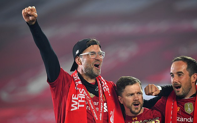 进攻大战！布伦森＆英格拉姆球星对飚，两队首节狂砍74分（火力全开：布伦森与英格拉姆对飙，首节两队合砍74分）