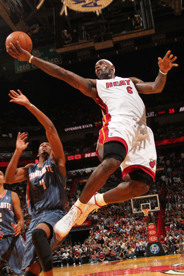 斯科尔斯称阿森纳难夺冠，曼城下半程优势明显（斯科尔斯看衰阿森纳争冠 曼城下半程更占上风）