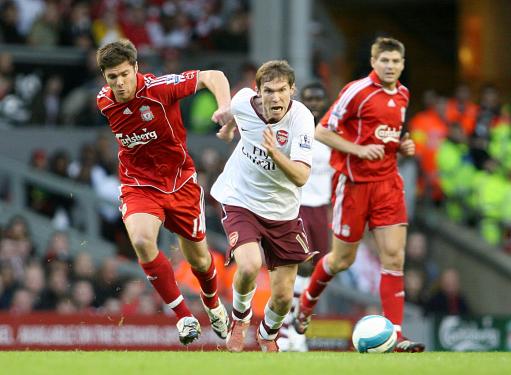 转会传闻，新闻：阿森纳盯上法兰克福的巴霍亚（阿森纳盯上法兰克福巴霍亚：最新转会消息）