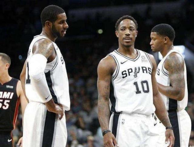 威少疯狂打铁，却完成续命之旅（威少手感低迷，仍上演续命之战）