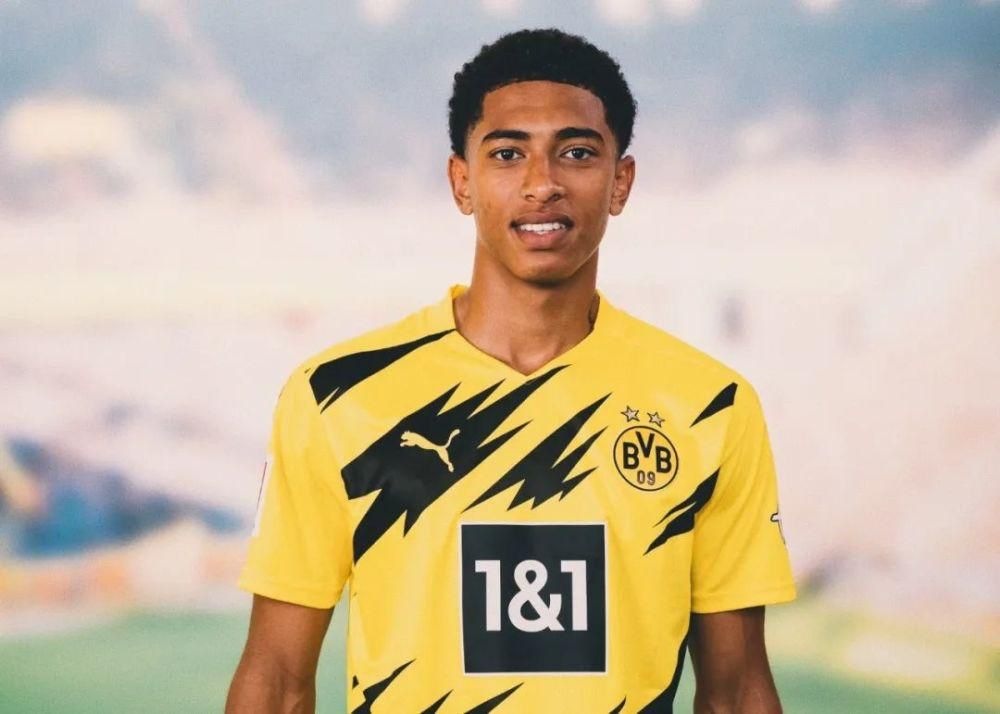 青岛西海岸总经理：郑智确实是球队新任主帅候选人之一（青岛西海岸总经理确认：郑智进入新任主帅候选名单）