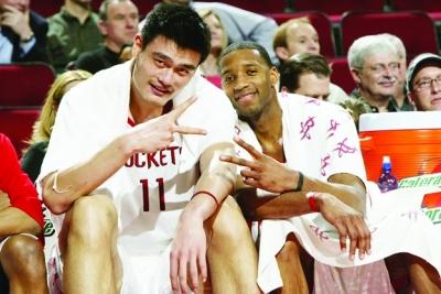 欧联杯 - 萨尔茨堡红牛对阵前进之鹰（欧联杯：萨尔茨堡红牛迎战前进之鹰）