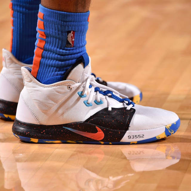 时间线回顾梅西印度行首站闹剧：从球迷夹道欢迎到遭愤怒冲场（从夹道欢迎到愤怒冲场：梅西印度行首站闹剧全程回顾）