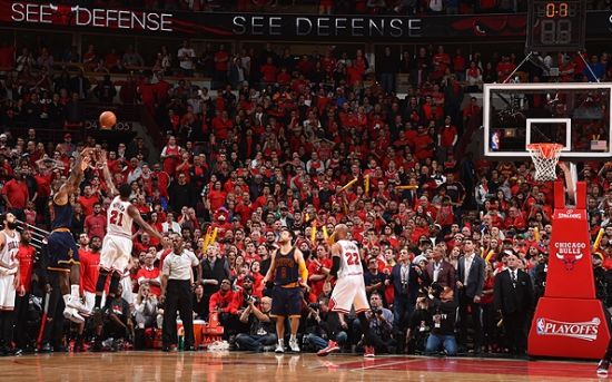 查克解析 ｜ 菲利观察：短下顺处理，前板掠夺，空手移动&切入（查克解读 ｜ 菲利视角：短顺处理、前场篮板争抢、无球跑动与切入）