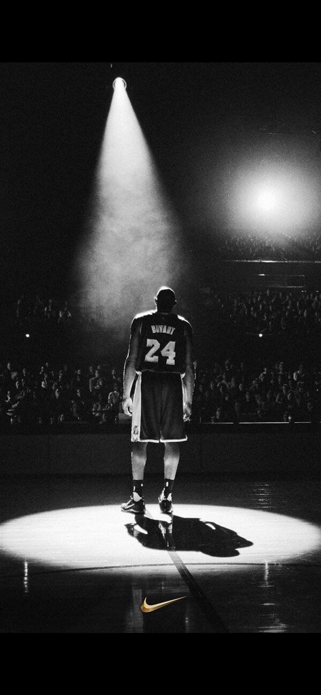 西甲半场：博耶点射破门，阿拉维斯暂1-0皇家社会（西甲半场战报：博耶点球命中，阿拉维斯1-0领先皇家社会）