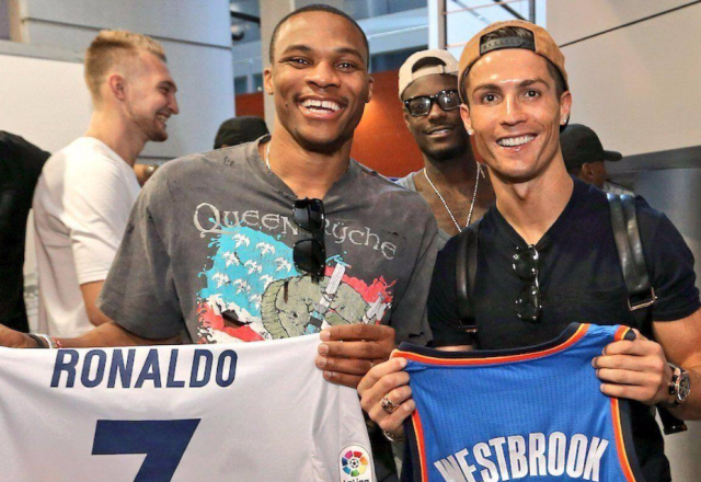 老师请假啦？原来他去……（老师没来上课？其实是去……）