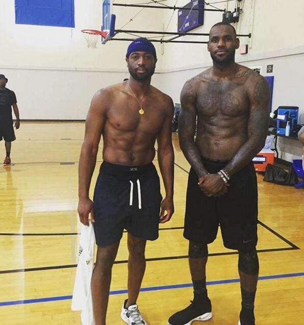 “湘超”短剧《我在野生球场当门神》开机，预计12月中旬上线（“湘超”短剧《我在野生球场当门神》启动拍摄，预计于12月中旬上线）