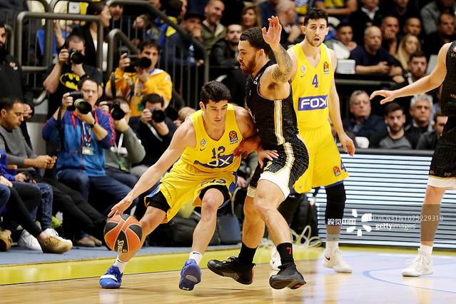 欧冠战报：麦肯尼、戴维联袂破门，尤文2-0轻取帕福斯（欧冠快讯：麦肯尼、戴维先后破门，尤文2-0完胜帕福斯）