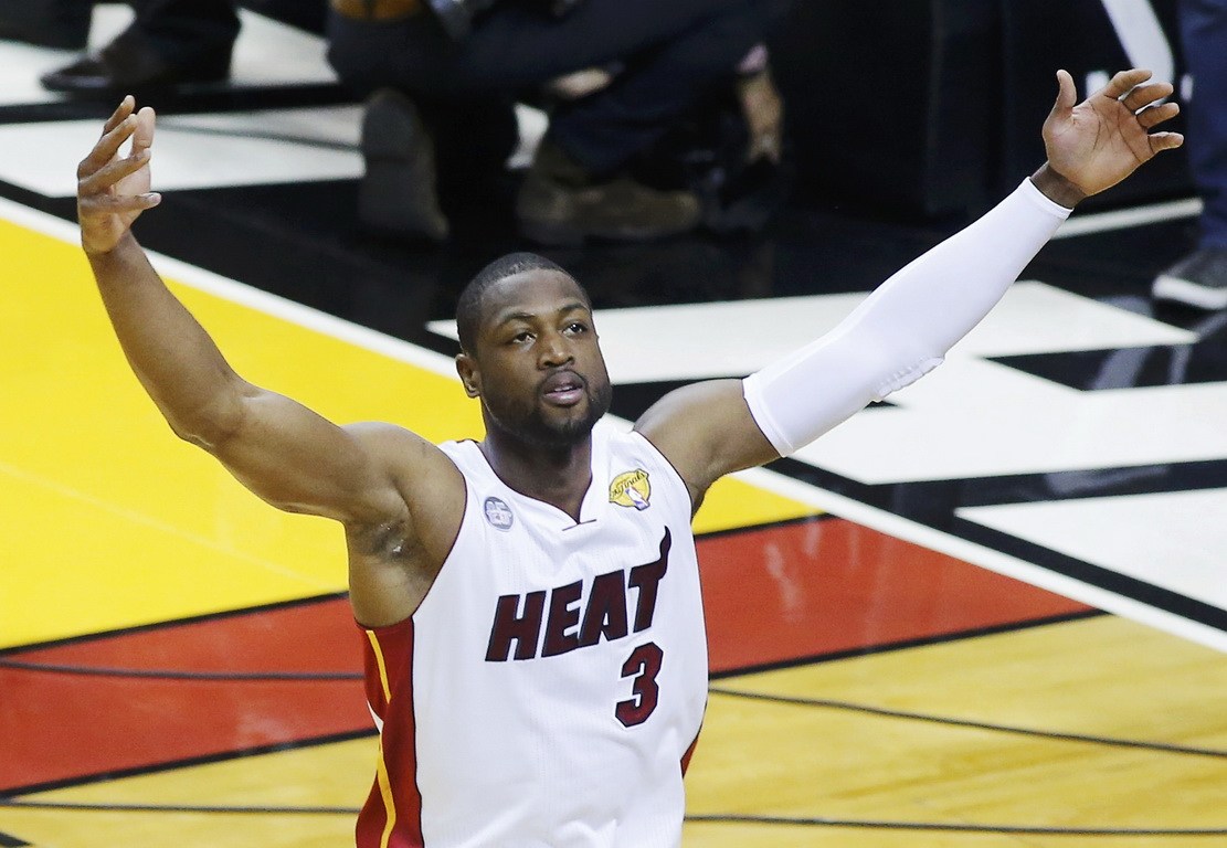 带队两战全胜夺得冠军，穆斯卡特当选中超11月最佳教练（两战全胜捧杯，穆斯卡特荣膺中超11月最佳教练）