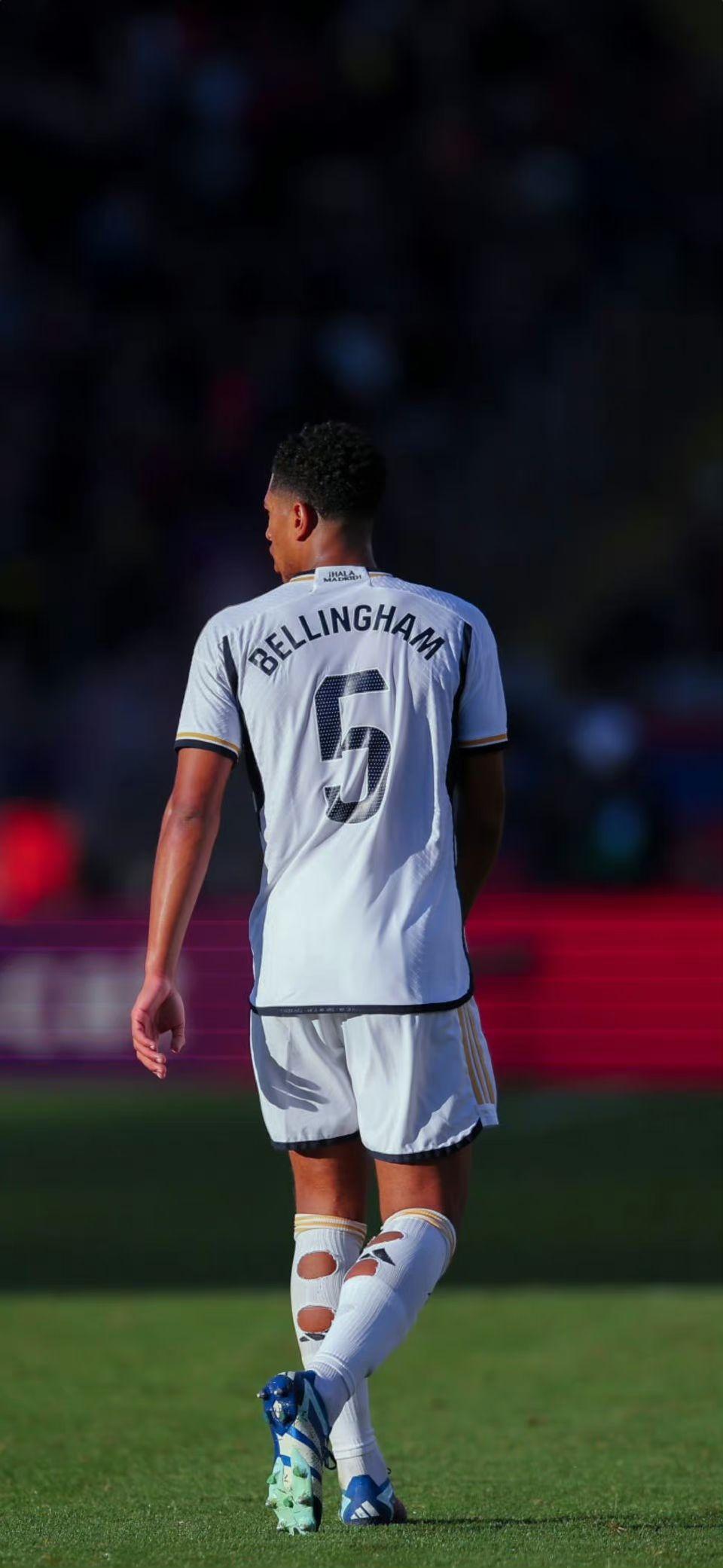 广东男篮在俱乐部杯赛中以90-70战胜广州男篮，小将王洪泽表现突出，阵容实力强劲。（俱乐部杯：广东90-70力克广州，王洪泽高光，阵容实力尽显）