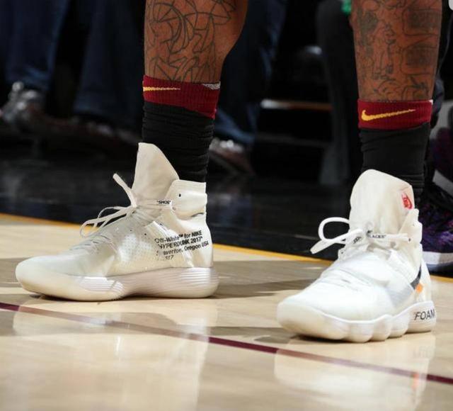 FC26美丽足球：维蒂尼亚、德容领衔，金外脚背夸雷斯马在列（FC26唯美球风：德容、维蒂尼亚领衔，外脚背大师夸雷斯马上榜）