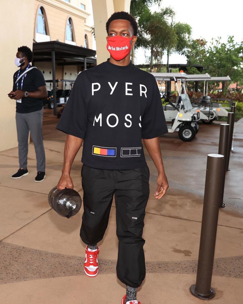 981分钟，卡雷拉斯本赛季出场时间为皇马非门将球员最多（皇马本季非门将出场时间榜：卡雷拉斯以981分钟领跑）