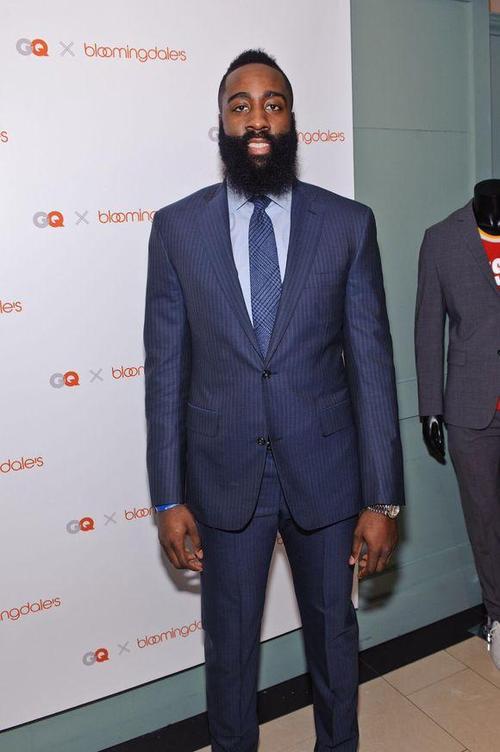 队报评法甲第14轮最佳阵：托万助朗斯登顶领衔，巴黎无人入选（队报评选法甲第14轮最佳阵容：托万引领朗斯登顶，巴黎无一入围）