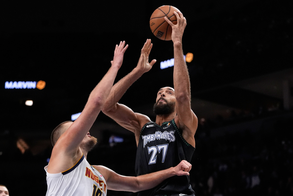 西甲第17轮开球时间：皇马凌晨4点开打，巴萨23：15进行（西甲第17轮赛程：皇马凌晨4点开球，巴萨23：15登场）