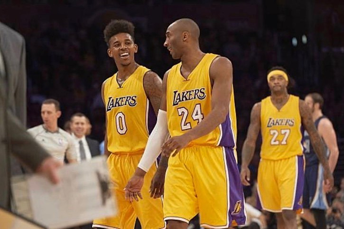 官方：国米前锋博尼当选意甲10月最佳新星（官宣：国米锋线小将博尼荣膺意甲10月最佳新秀）