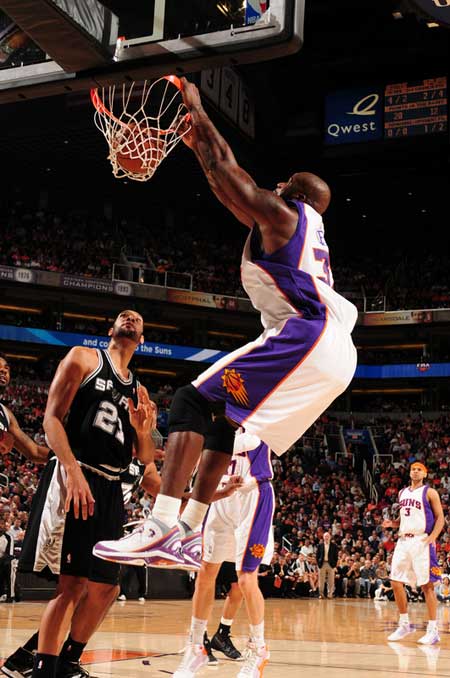 流浪者换帅后首战0-3惨败+欧联0分垫底！新帅罗尔赛后向球迷道歉（流浪者换帅首秀0-3失利、欧联仍零分垫底，罗尔赛后向球迷致歉）